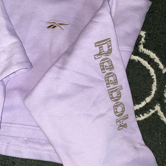 Reebok XS NWOT Cropped Lilac Hoodie - Picture 3 of 4